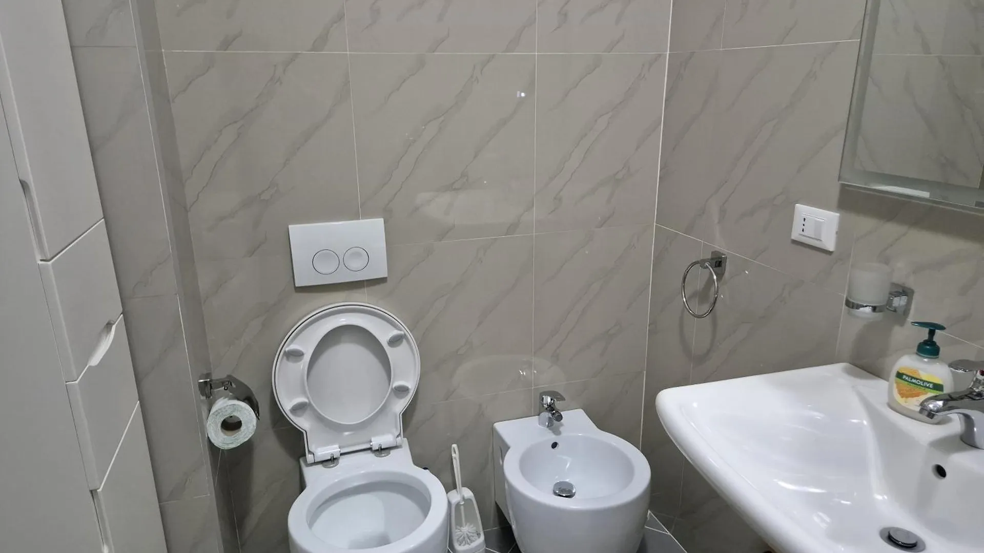 Aurora Appartment Tirana 0*,